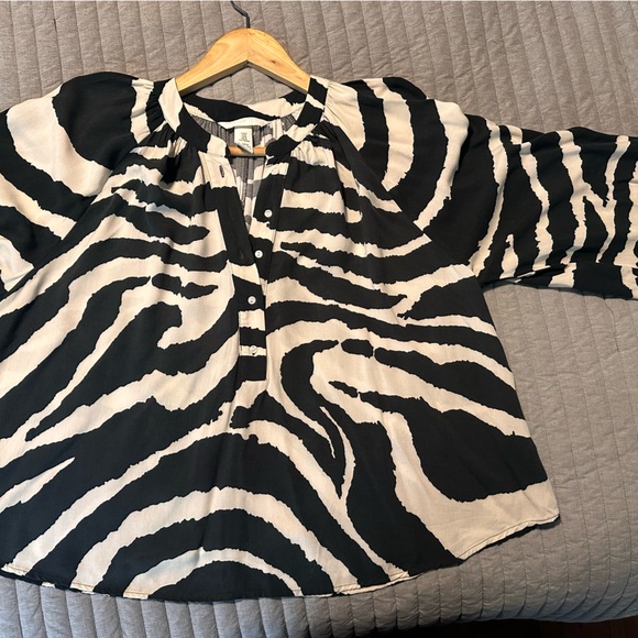 H&M blouse - Picture 2 of 3